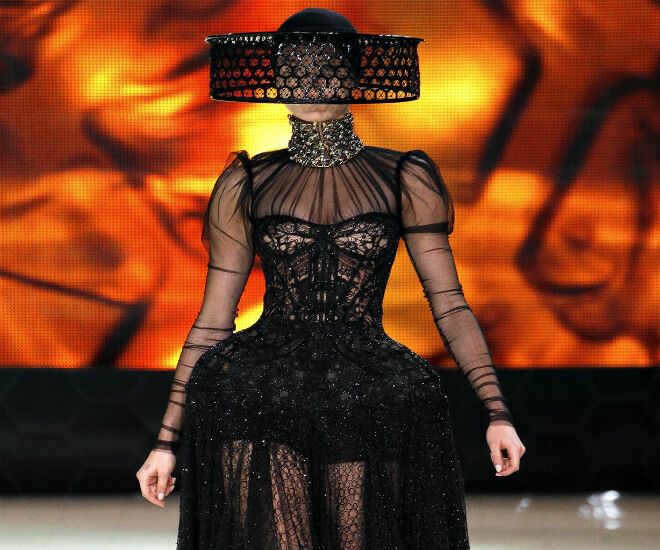 5 iconic moments from Alexander McQueen's career | LUXUO Malaysia