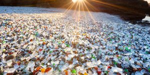 Mother Nature Transforms The Polluted Ussuri Bay into a Beautiful Glass Beach