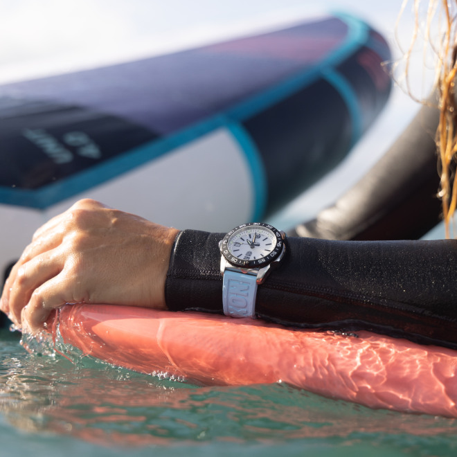 😎 The latest Luminox Pacific Diver Ripple is perfect for my everyday active  lifestyle. . Being someone that's quite petite, I tend t